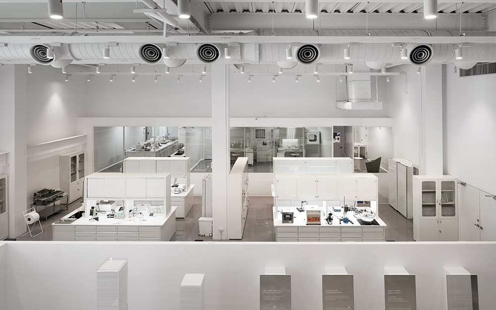 自主研發與製造透明化